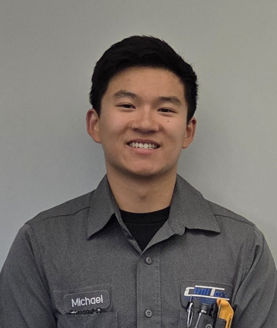 Michael Zheng<br />
Service Technician Michael Zheng<br />
Service Technician